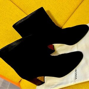 Vince, ankle boot 3” heel. Suede. Leather soles Made in Italy. Slightly worn